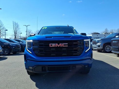 Used 2024 GMC Sierra 1500 Elevation image 2