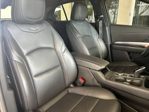 Used 2025 Cadillac XT4 Premium Luxury FWD image 25