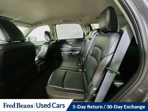 Used 2022 Nissan Pathfinder SL AWD/4WD image 31