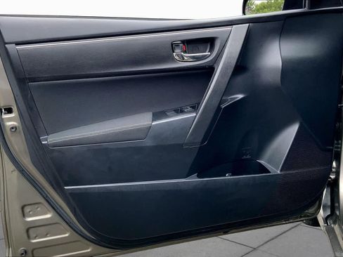Used 2018 Toyota Corolla LE FWD image 22