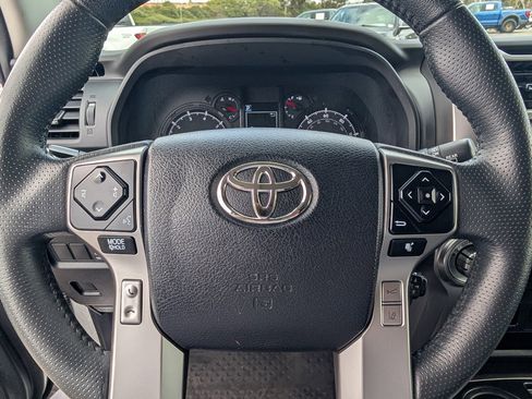 Used 2022 Toyota 4Runner SR5 Premium w/ Moonroof Package RWD image 19