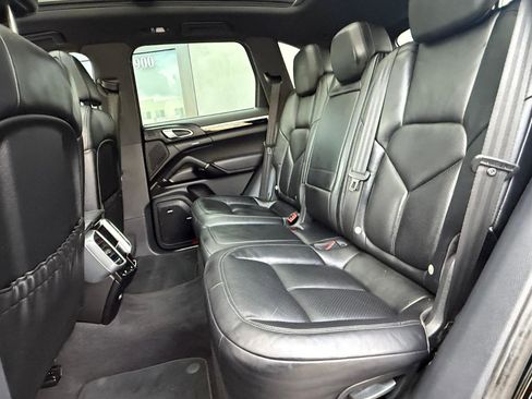 Used 2016 Porsche Cayenne S AWD/4WD image 21