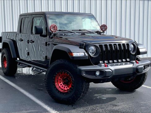Used 2022 Jeep Gladiator Rubicon w/ Trailer Tow Package AWD/4WD image 2
