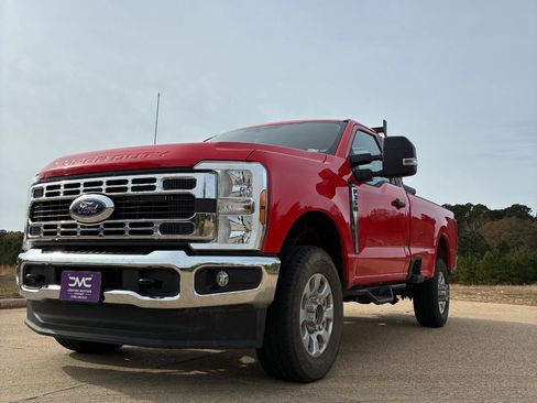 Used 2024 Ford F350 XLT w/ FX4 Off-Road Package image 2