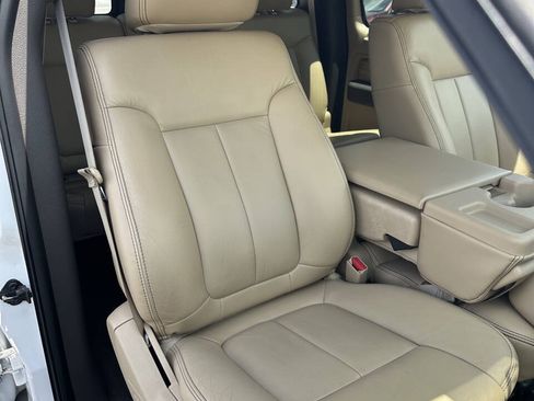 Used 2011 Ford F150 Lariat w/ Lariat Chrome Pkg RWD image 19
