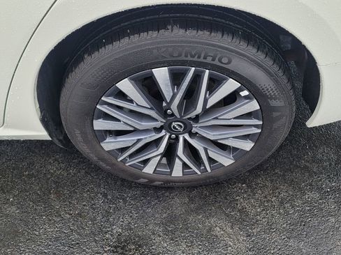 Used 2025 Nissan Altima 2.5 SV image 8