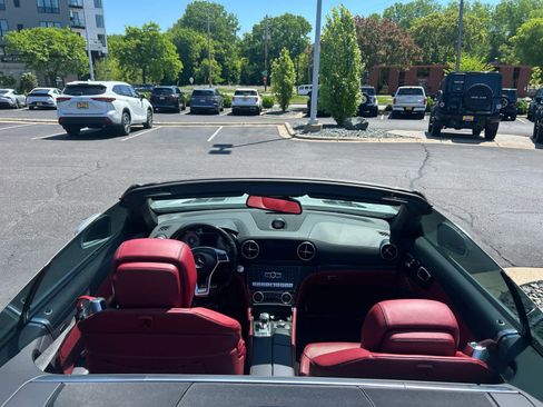 Used 2016 Mercedes-Benz SL 550 image 4