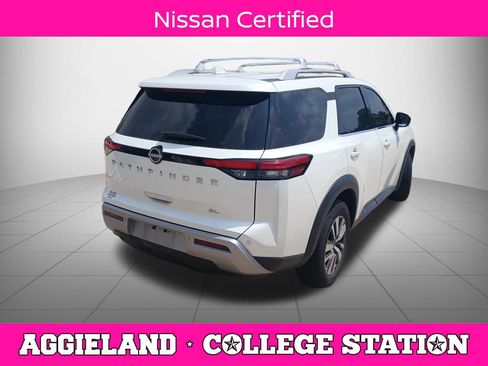 Certified 2023 Nissan Pathfinder SL FWD image 2