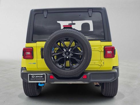 Used 2023 Jeep Wrangler Unlimited Sahara AWD/4WD image 4