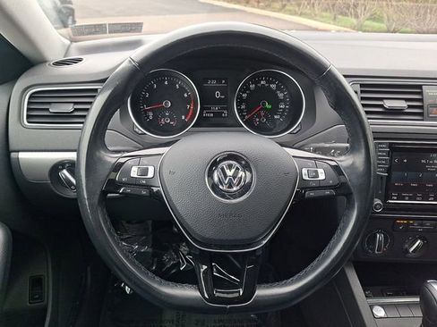 Used 2018 Volkswagen Jetta SE image 19