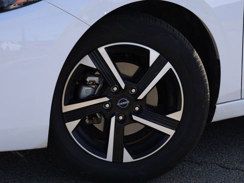 Used 2024 Nissan Sentra SV image 13