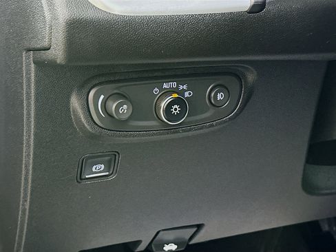 Used 2018 GMC Terrain SLT w/ Preferred Package image 10