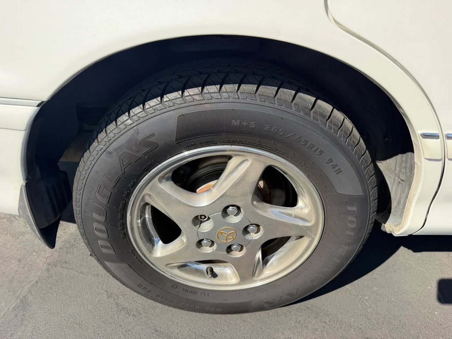 Used 1999 Toyota Avalon XL FWD image 16