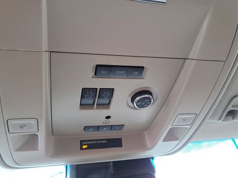 Used 2015 GMC Yukon XL SLT w/ Open Road Package image 24