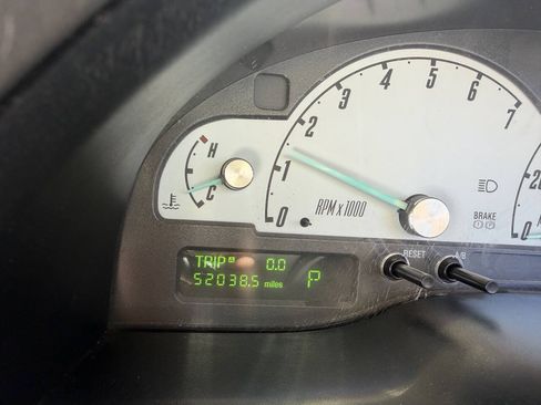 Used 2002 Ford Thunderbird RWD image 12
