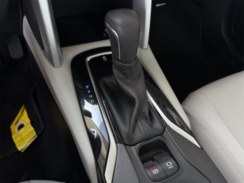 Used 2022 Toyota Corolla Cross LE image 21