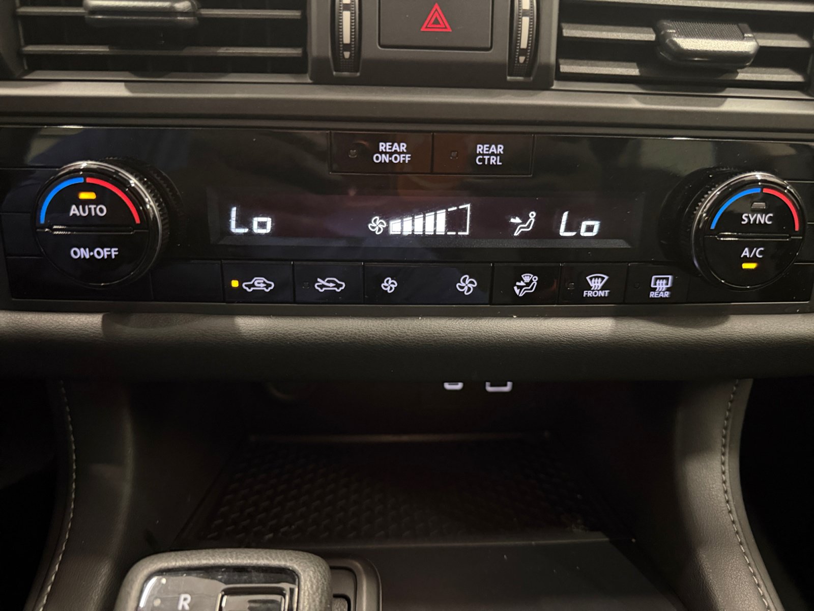 Used 2024 Nissan Pathfinder S FWD image 18
