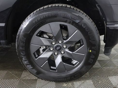 Used 2025 Ford F150 Lightning Lariat image 25
