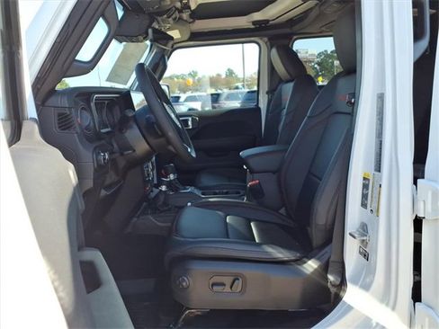 New 2025 Jeep Gladiator Rubicon image 13