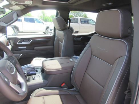 New 2026 GMC Sierra 1500 Denali AWD/4WD image 13