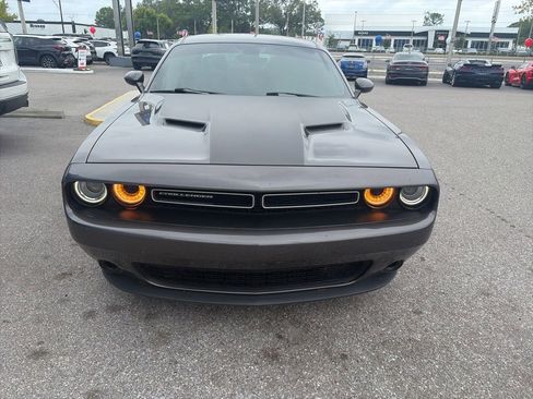 Used 2018 Dodge Challenger SXT RWD image 2