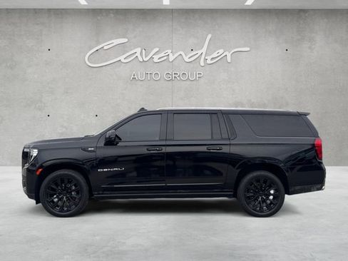 Used 2022 GMC Yukon XL Denali image 13