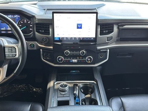 Certified 2024 Ford Expedition XLT RWD image 9
