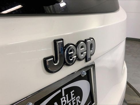 Used 2023 Jeep Renegade Latitude AWD/4WD image 29