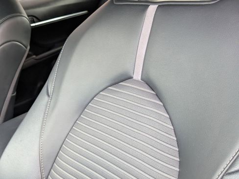 Used 2021 Toyota Camry SE image 21