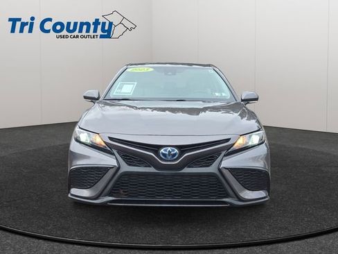 Used 2023 Toyota Camry SE image 2