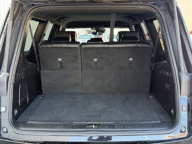 Used 2024 Jeep Wagoneer L Series II RWD image 32