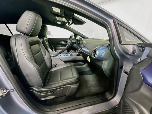 Used 2024 Chevrolet Equinox EV LT w/ LPO, Blackout Package FWD image 31