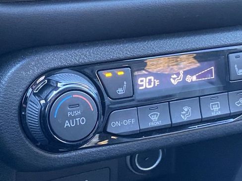 Used 2023 Nissan Kicks SR w/ SR Premium Package image 7