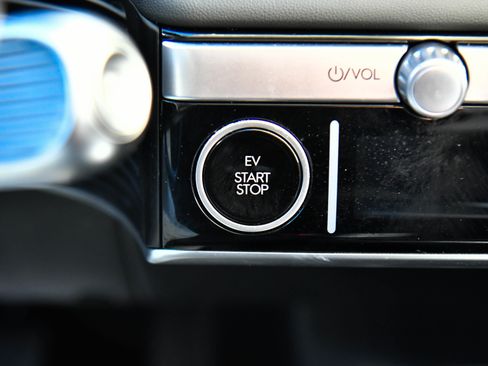 Used 2024 Hyundai Ioniq 5 SE image 28