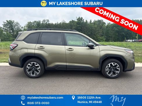 Used 2025 Subaru Forester Premium AWD/4WD image 8