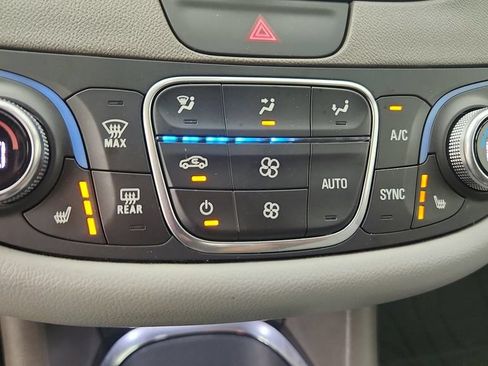 Used 2019 Chevrolet Malibu Premier w/ Sun and Wheel Package FWD image 21