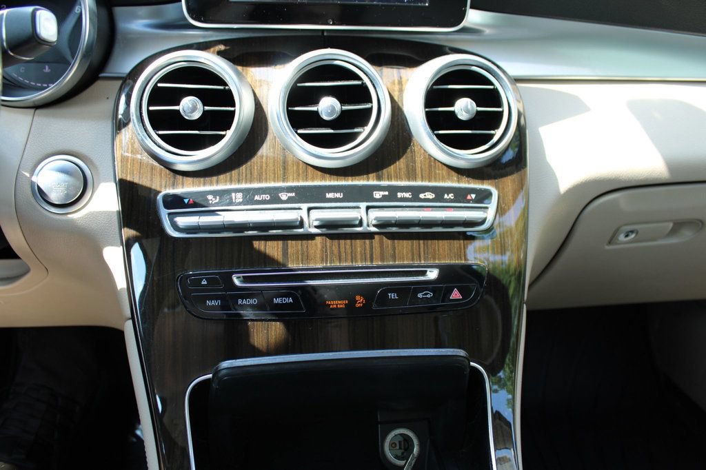 Used 2019 Mercedes-Benz GLC 300 4MATIC image 19