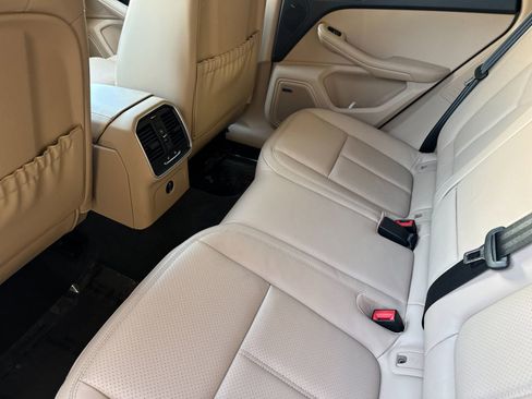 Certified 2026 Porsche Macan AWD/4WD image 14