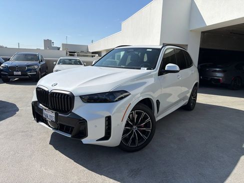 Used 2026 BMW X5 xDrive40i w/ M Sport Package AWD/4WD image 3