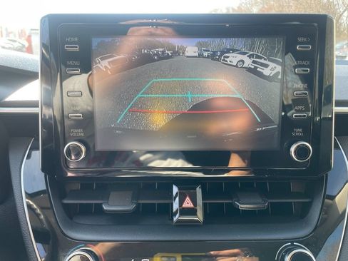 Used 2020 Toyota Corolla LE FWD image 21