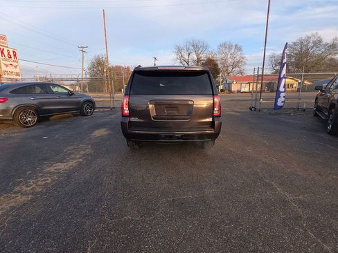 Used 2016 GMC Yukon SLE w/ Convenience Package image 4