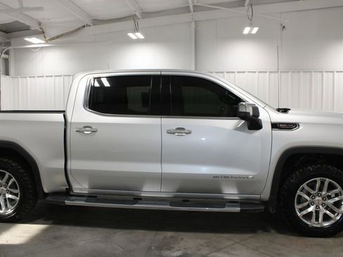 Used 2022 GMC Sierra 1500 SLT w/ SLT Premium Plus Package AWD/4WD image 11