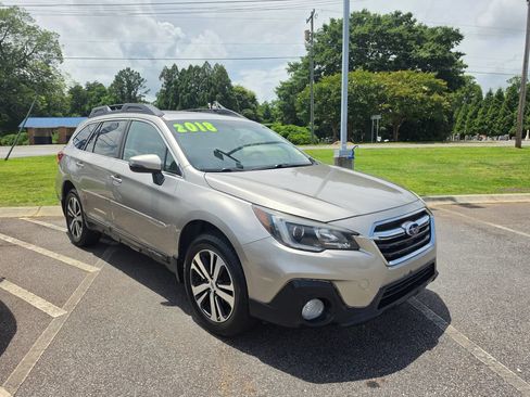 Used 2018 Subaru Outback 2.5i Limited AWD/4WD image 6