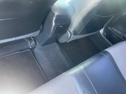 Used 2017 Toyota Corolla SE w/ SE Premium Package FWD image 27