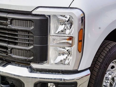 New 2024 Ford F250 XL w/ XL Chrome Package image 5