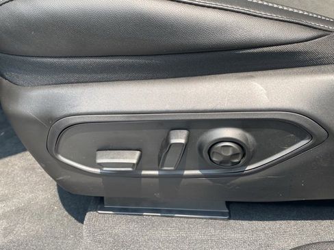 New 2025 Jeep Grand Cherokee L Altitude image 16