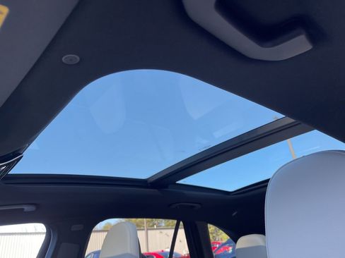 Used 2023 Mercedes-Benz GLC 300 4MATIC image 22