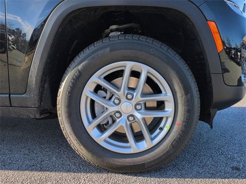 New 2025 Jeep Grand Cherokee Laredo X image 10