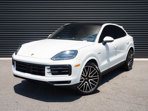 Certified 2026 Porsche Cayenne E-Hybrid Coupe AWD/4WD image 1