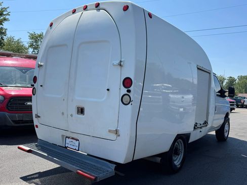 Used 2013 Ford E-350 and Econoline 350 Super Duty RWD image 5